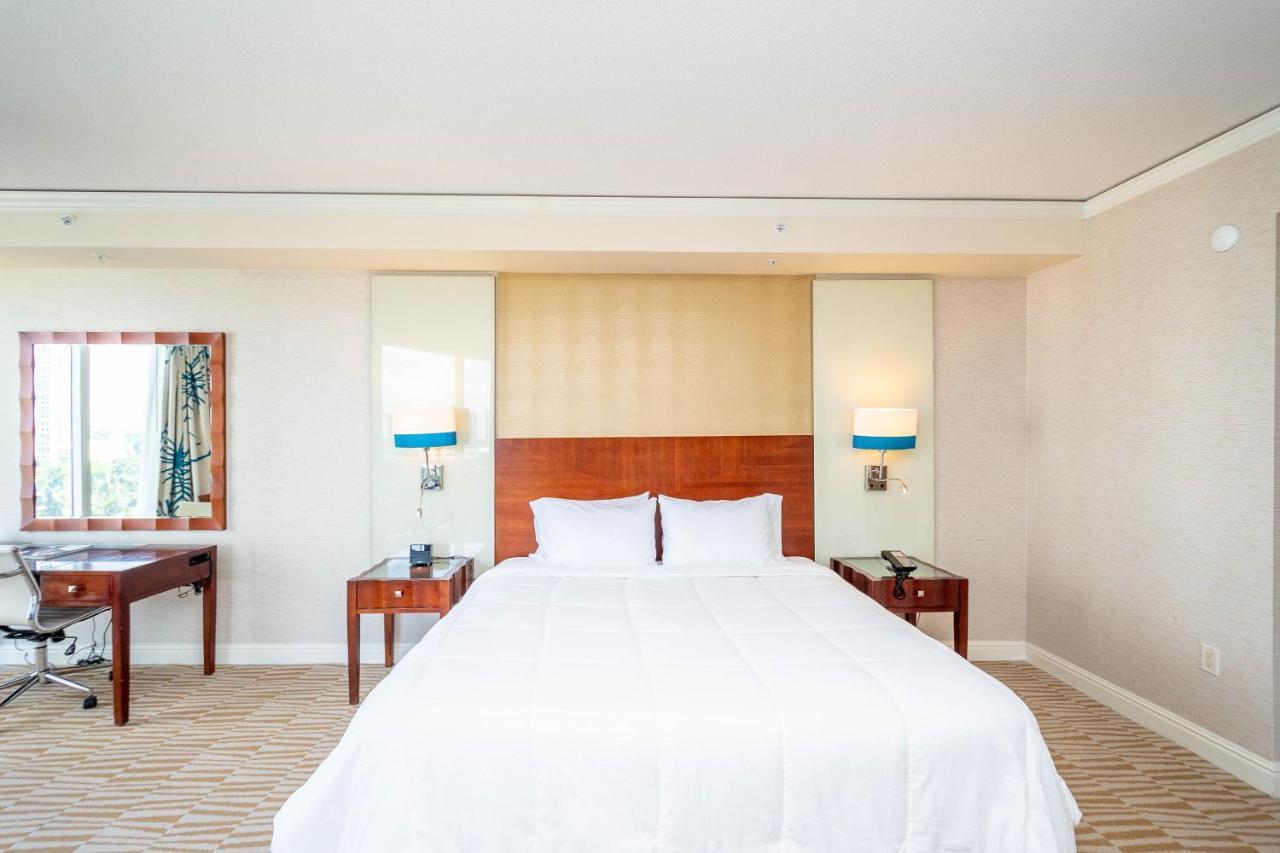 Trump Intl 2 Bedroom Apartment 1600 Sqf Ocean And Bay View Sunny Isles Beach Buitenkant foto